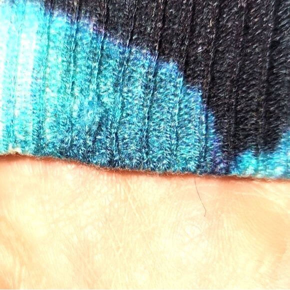 Talbots Petites Pure Cashmere Blue & Black Floral Lightweight Sweater Size MP - Picture 9 of 11